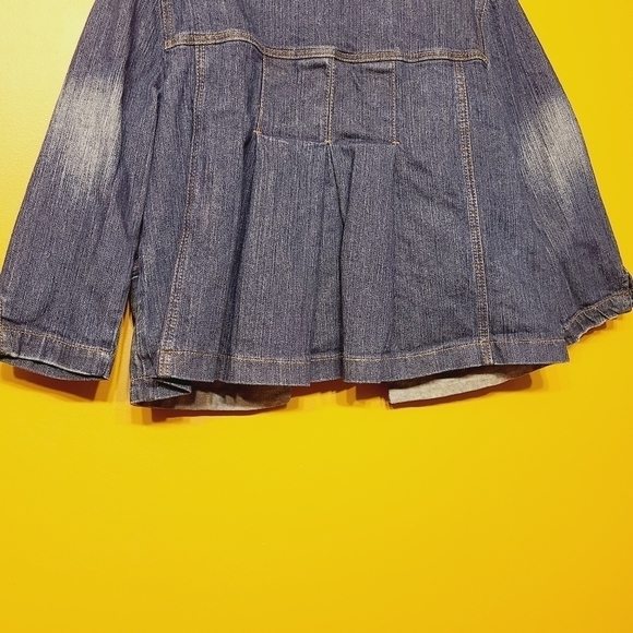 DKNY | Women's Vintage Full Zipper Dark Denim Cropped Jacket (Size Large) - Picture 14 of 15